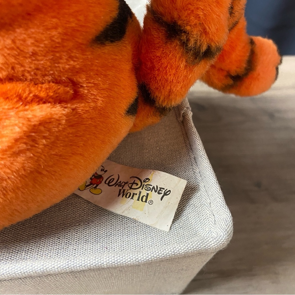 Walt Disney World Vintage Sitting Tigger Plush Stuffed Animal‎ Toy 8 inch - Picture 6 of 8
